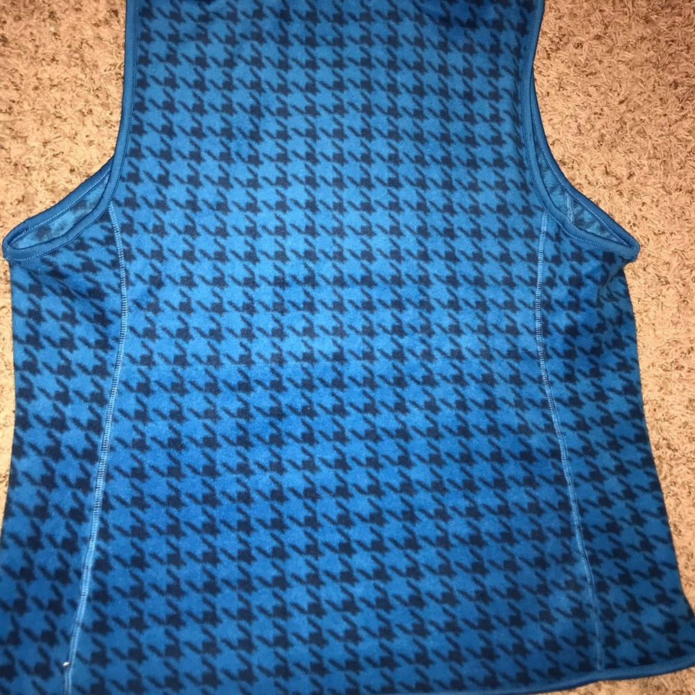 Vests - Picture 5 of 6